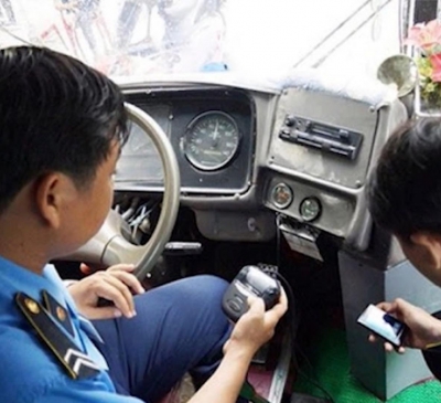 Thu hồi phù hiệu, biển hiệu của xe vi phạm tốc độ hơn 2.000 lần chỉ trong 1 tháng