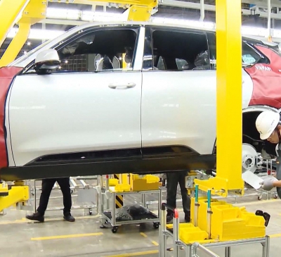 Từ 1-7, lệ phí trước bạ cho ô tô lắp ráp trong nước giảm 50%