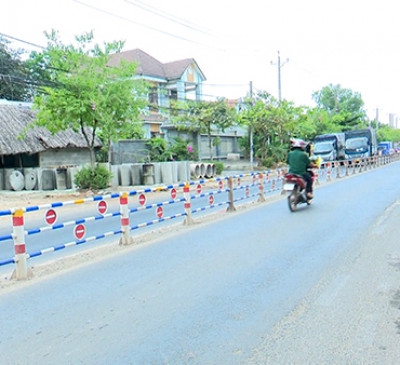 Cử tri tiếp tục 