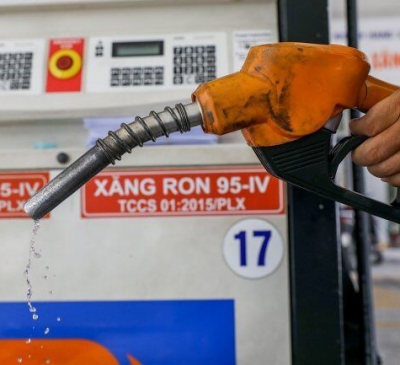 Từ hôm nay 1-4, giảm 50% thuế bảo vệ môi trường đối với xăng dầu