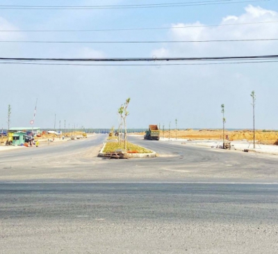 Tổ chức lựa chọn nhà thầu 4 tiểu dự án xây dựng các công trình hạ tầng xã hội tại khu tái định cư