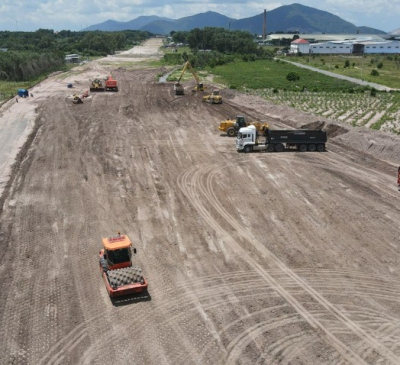 Cao tốc Biên Hòa - Vũng Tàu dần thành hình sau hơn 2 tháng khởi công