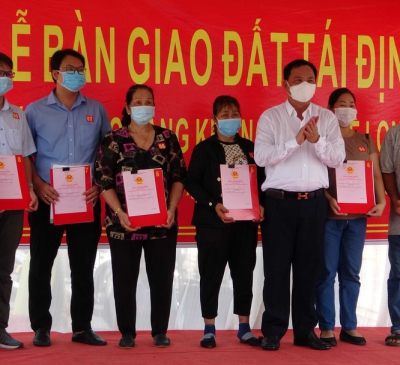 Long Thành hỗ trợ người dân xây dựng nhà tại khu tái định cư