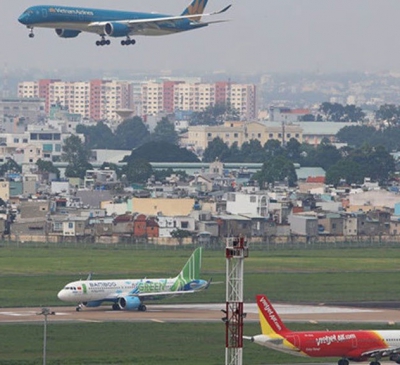 4 hãng hàng không đồng loạt tăng phí