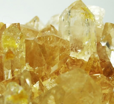 ỨNG DỤNG ĐÁ THẠCH ANH VÀNG TRONG CUỘC SỐNG.