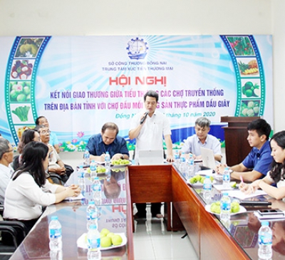 Triển khai kết nối cung - cầu vào chợ đầu mối nông sản thực phẩm Dầu Giây