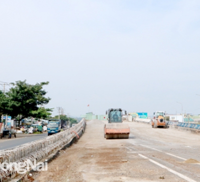 Cầu vượt Dầu Giây vẫn thi công ì ạch vì thiếu vốn