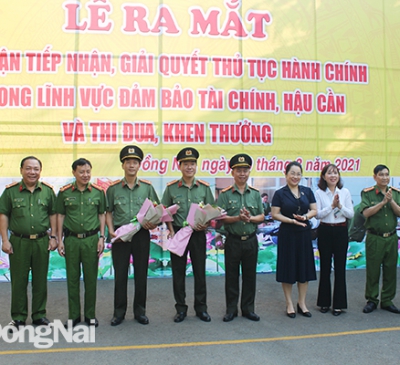 Ra mắt bộ phận một cửa của Công an tỉnh