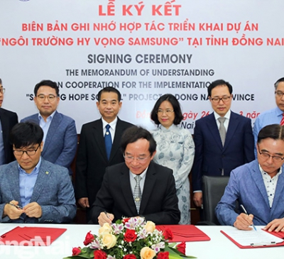 Chủ tịch UBND tỉnh Cao Tiến Dũng tiếp Samsung Việt Nam