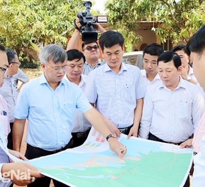 Ổn định dân cư tại chỗ các ấp ven hồ Trị An