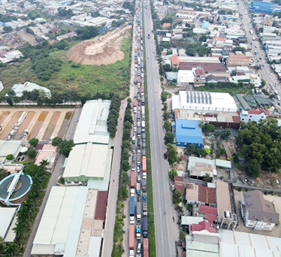 'Chạy đua' khởi công dự án Đường vành đai 3