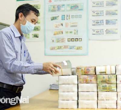 Doanh nghiệp, người dân 'ngóng' các gói hỗ trợ tín dụng