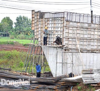 Gỡ khó nguồn vật liệu cho dự án Đường cao tốc Phan Thiết - Dầu Giây