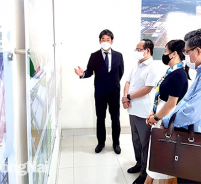 Phó bí thư Tỉnh ủy Quản Minh Cường thăm Khu công nghiệp Long Đức