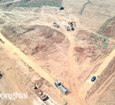 Nhộn nhịp thi công hạng mục san nền và thoát nước