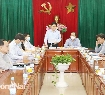 Thảo luận nhiều nội dung liên quan đất đai, môi trường