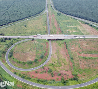 Xem xét chủ trương đầu tư đường bộ cao tốc Dầu Giây - Tân Phú