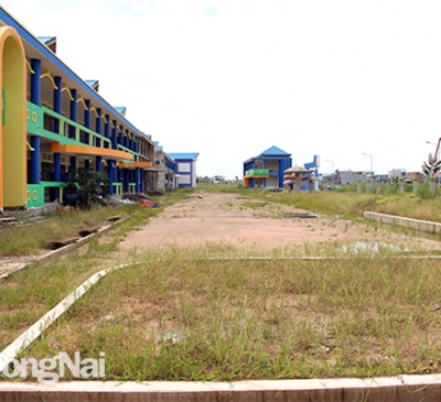 Khó kịp hoàn thành trước năm học mới