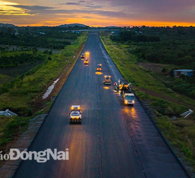 Trên công trường đường cao tốc Phan Thiết - Dầu Giây