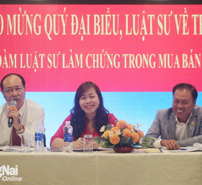 Luật sư có nên làm chứng đối với giao dịch đất bằng giấy tay?