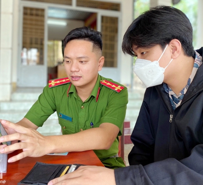 Đề nghị dùng ứng dụng VNeID thay thế căn cước công dân khi đi máy bay