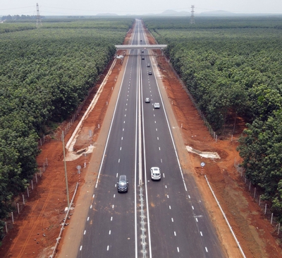'Cú hích' từ dự án Đường cao tốc Phan Thiết - Dầu Giây