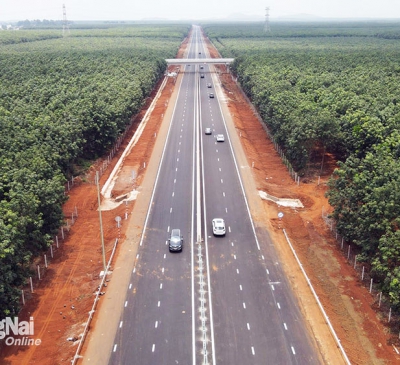 Bộ GT-VT yêu cầu sớm hoàn thành đường cao tốc Phan Thiết - Dầu Giây