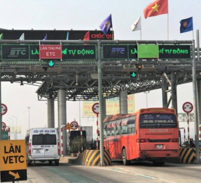 Đi làn thu phí không dừng, tài khoản không đủ tiền trả: Phạt 1 - 2 triệu