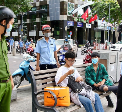 Ra đường khi không cần thiết, người TP.HCM bị phạt bao nhiêu tiền?