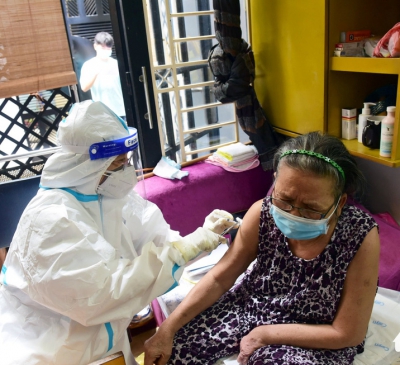 Ai cần tiêm vắc xin mũi 4?