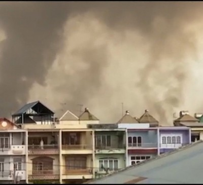 Đốt cỏ trong sân bay khiến khói bụi bay mịt mù thành phố Biên Hòa