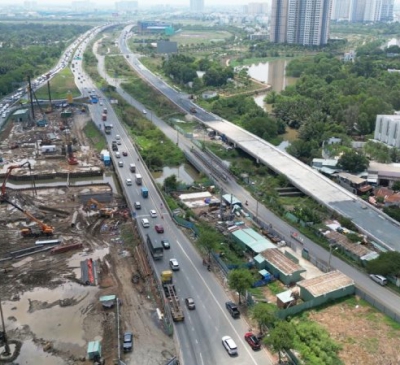 Dự án công nút giao thông An Phú: Xe cộ dày đặc, thi công dự án hối hả