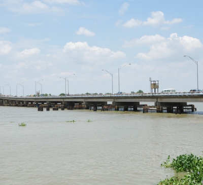 Chi trả tiền bồi thường, hỗ trợ cho 349 hộ dân thuộc các dự án xây dựng đường, công viên và kè sông 