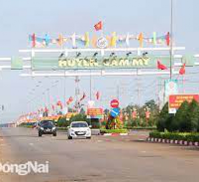 NGƯỜI DÂN CẨM MỸ VUI MỪNG KHI CÓ THỊ TRẤN MỚI