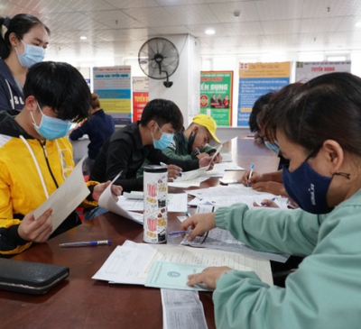 Gần 30 doanh nghiệp tham gia sàn việc làm trực tuyến