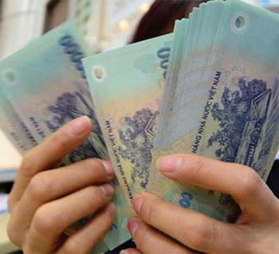 Tiền chảy vào đâu khi lãi suất tiết kiệm xuống mức kỷ lục?