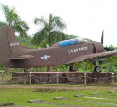 Từ sân bay cách mạng Lũng Cò đến 