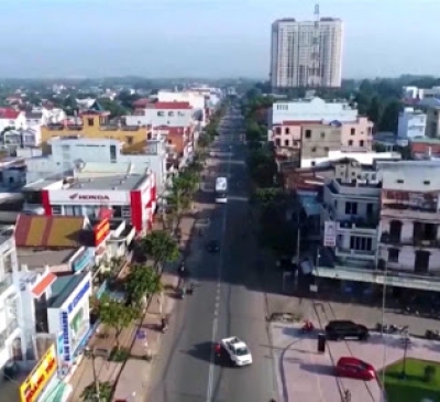 Điện lực Long Thành giúp hộ nghèo sử dụng điện an toàn và tiết kiệm