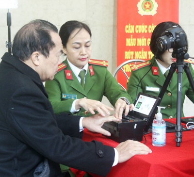 Tập trung cấp thẻ Căn cước công dân những ngày cận Tết