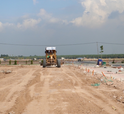 Nhanh chóng hoàn thành hệ thống cung cấp điện cho người dân